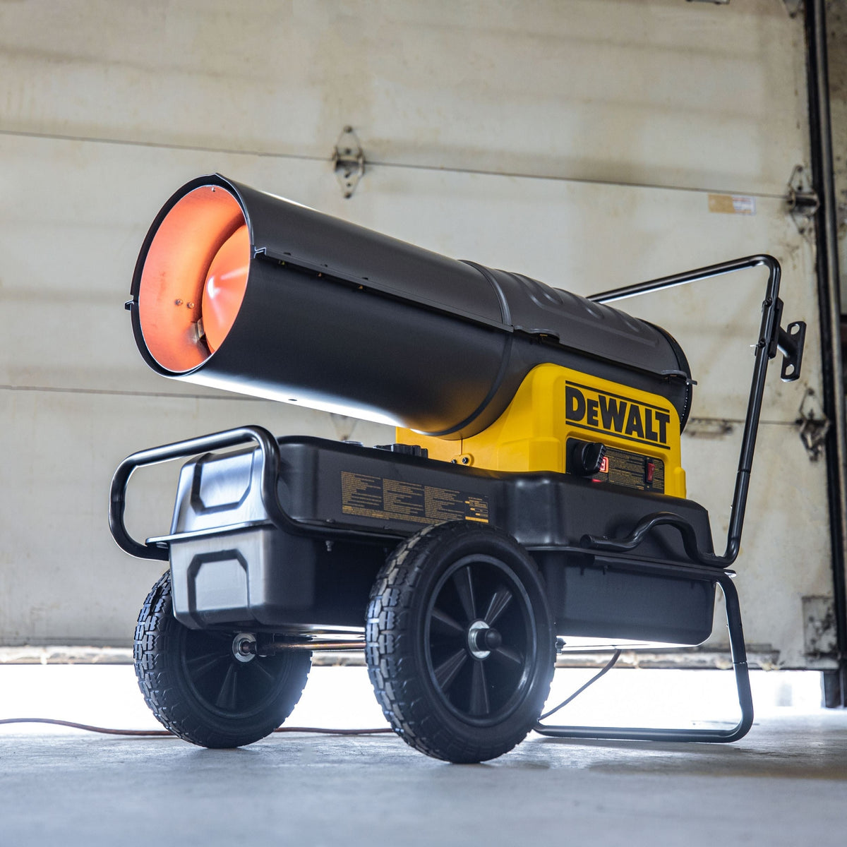 140K BTU Forced Air Kerosene Heater I3Y5 - product image 2