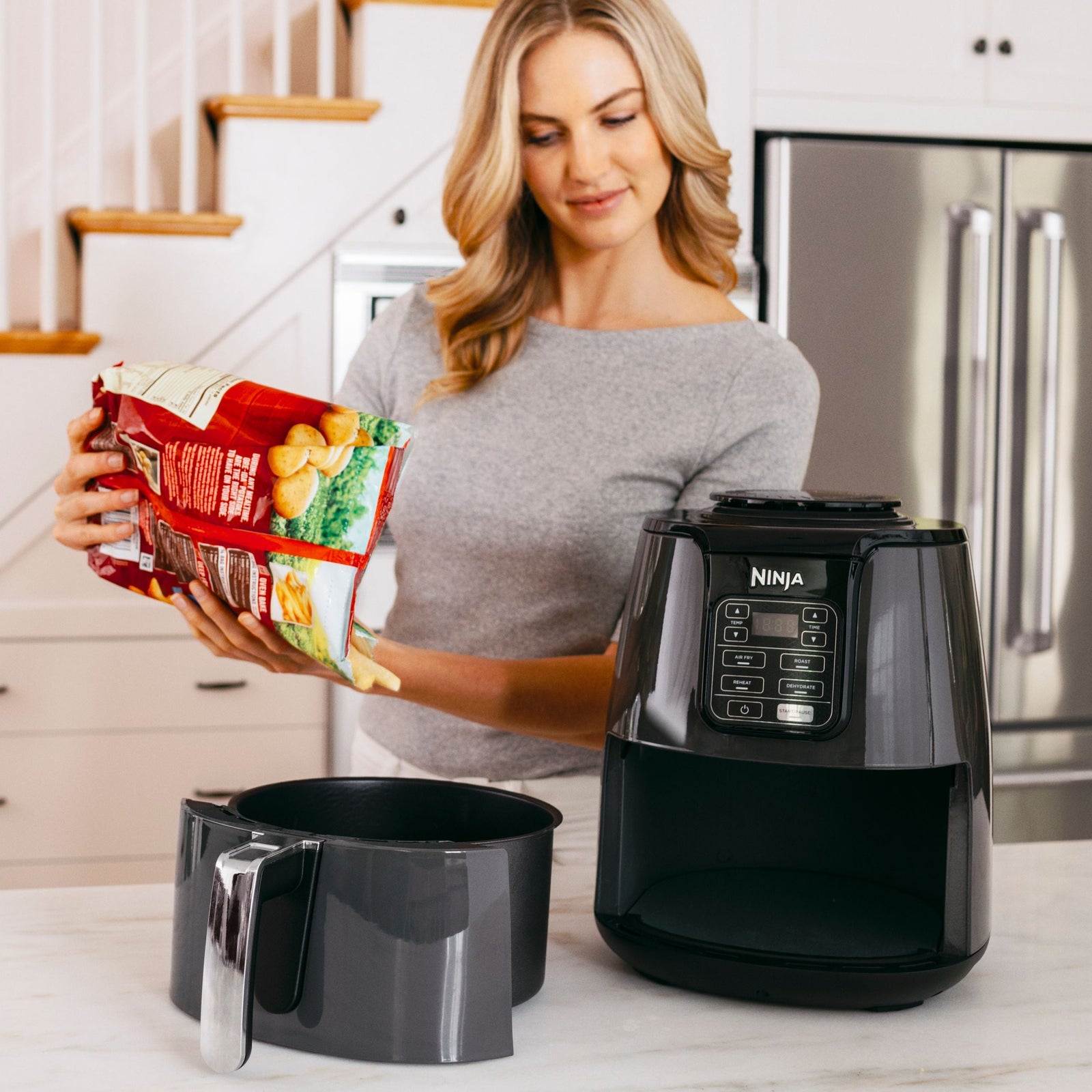 Single Basket Non-Stick Air Fryer, 5 Functions, 4-qt J5B2 - product image 6