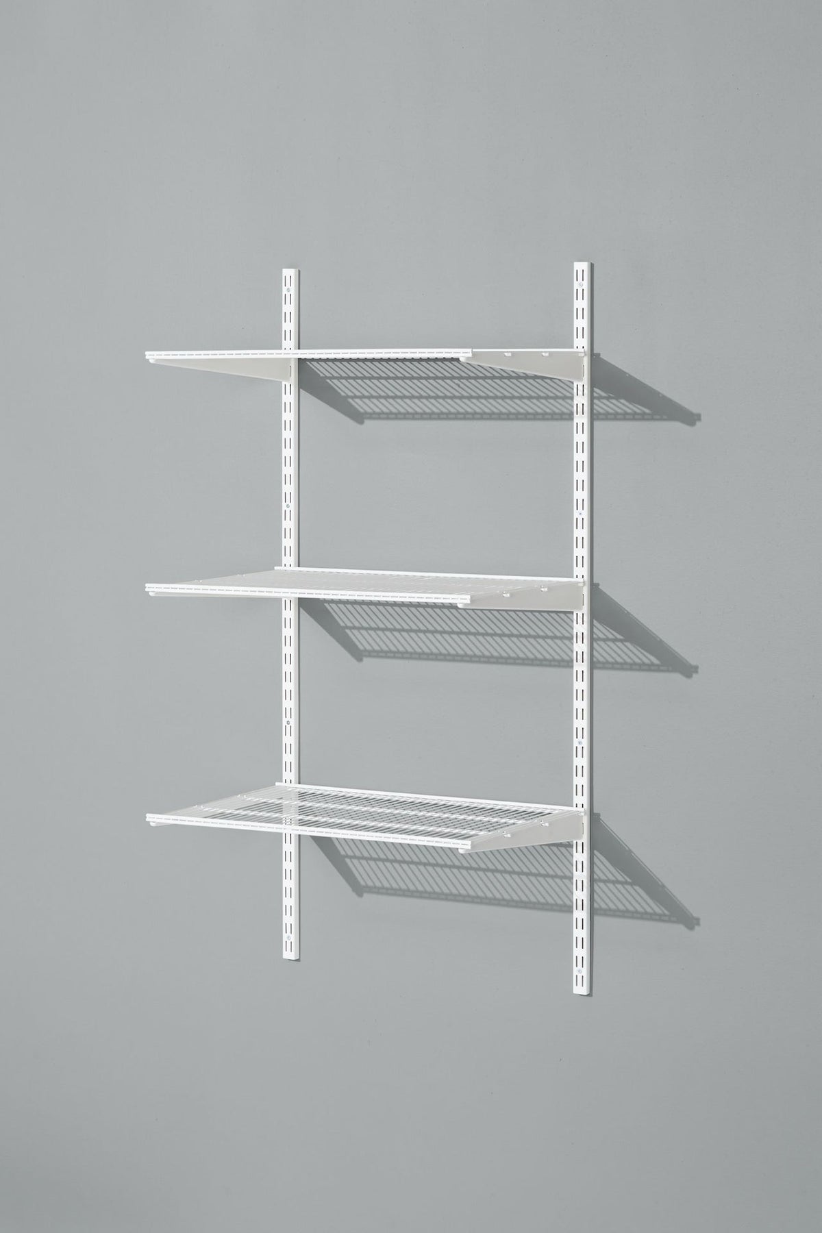 type A Double Track S-32 Wall Upright Shelf Bracket, White, 17-in L5H4 - product image 5