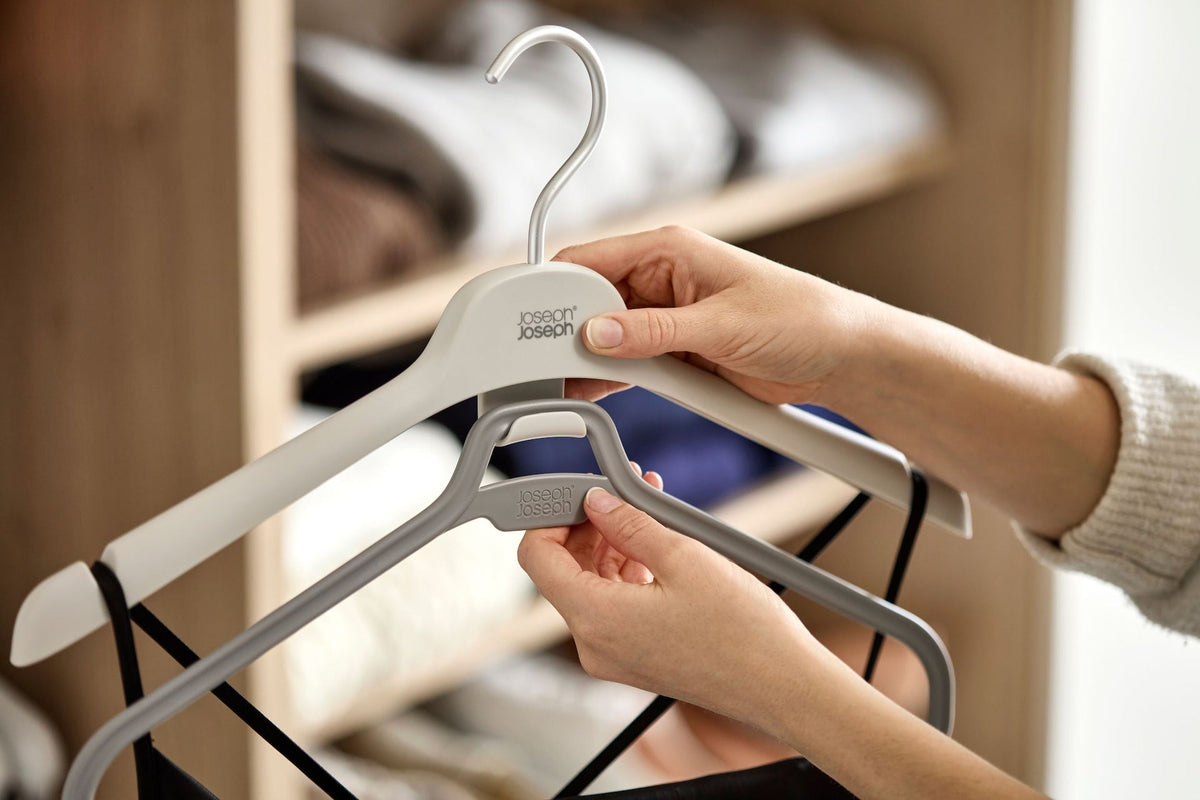 Orderly Long Garment Hangers, 4-pk Y4T2 - product image 4