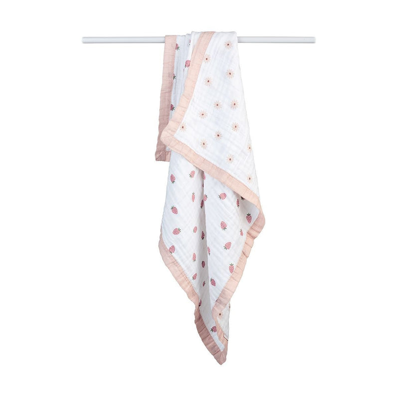 3-Ply Daisies & Strawberry Reversible Muslin Blanket Y7N7