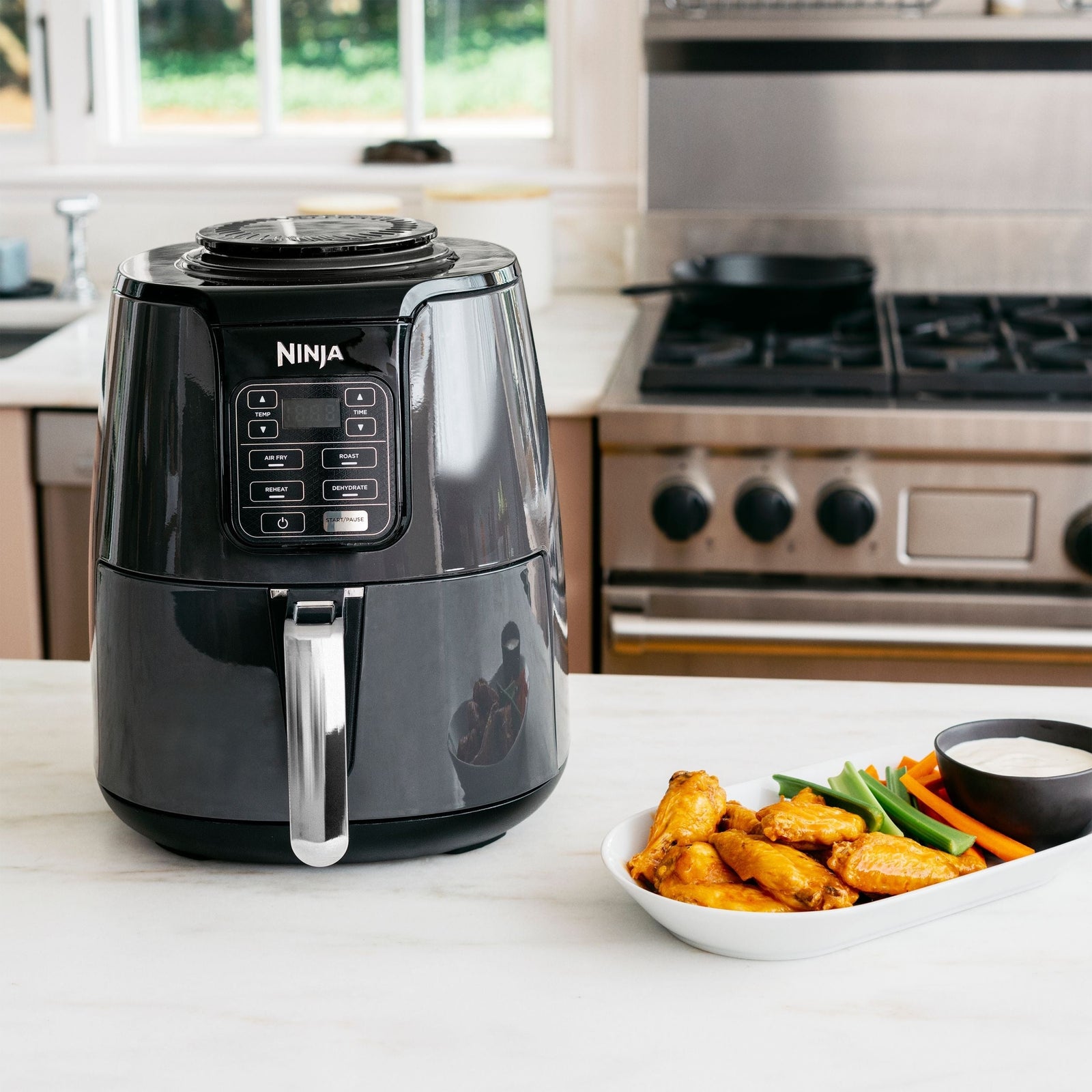 Single Basket Non-Stick Air Fryer, 5 Functions, 4-qt J5B2 - product image 8