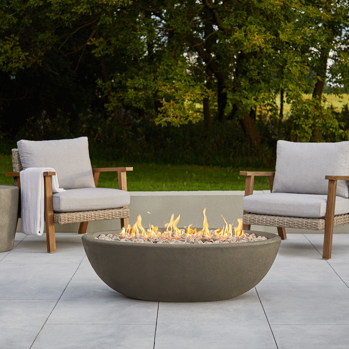 Oval Concrete Propane Fire Pit in Glacier Gray, 48-in N4Q4 - product image 4