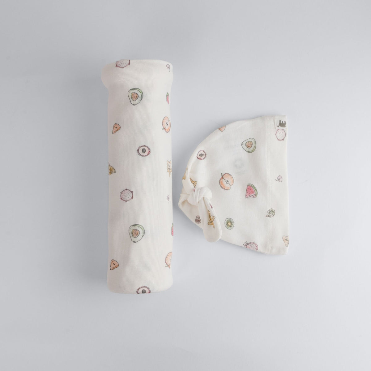 The Elk Baby Fruit Print Premium Organic Cotton Blanket and Beanie Set E6G5 - product image 1