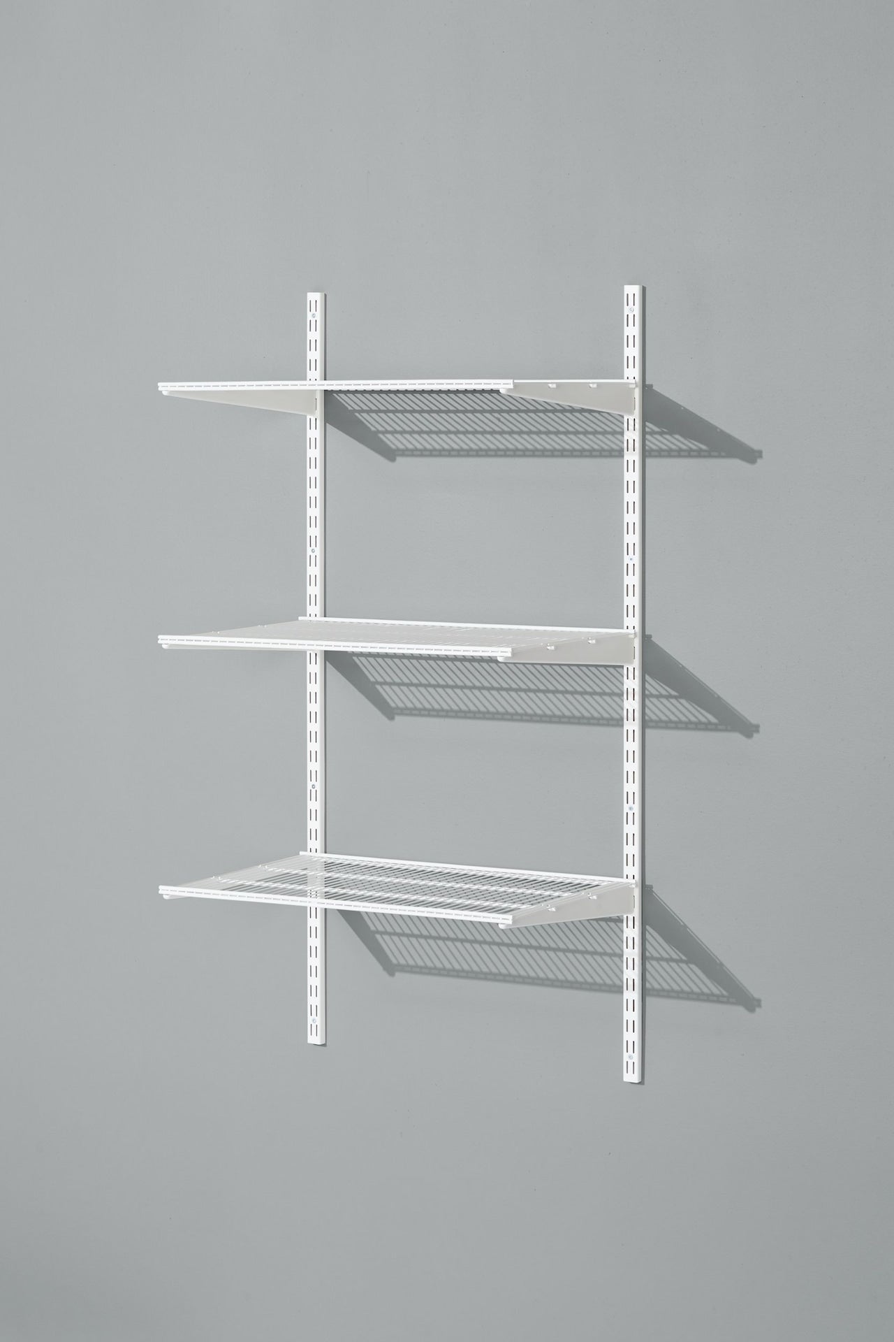 type A Double Track S-32 Wall Upright Shelf Bracket, White, 17-in L5H4 - product image 5
