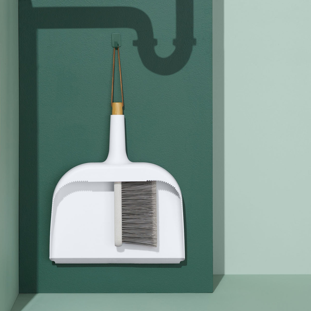 type A Whisk & Dustpan Set V4A4 - product image 4